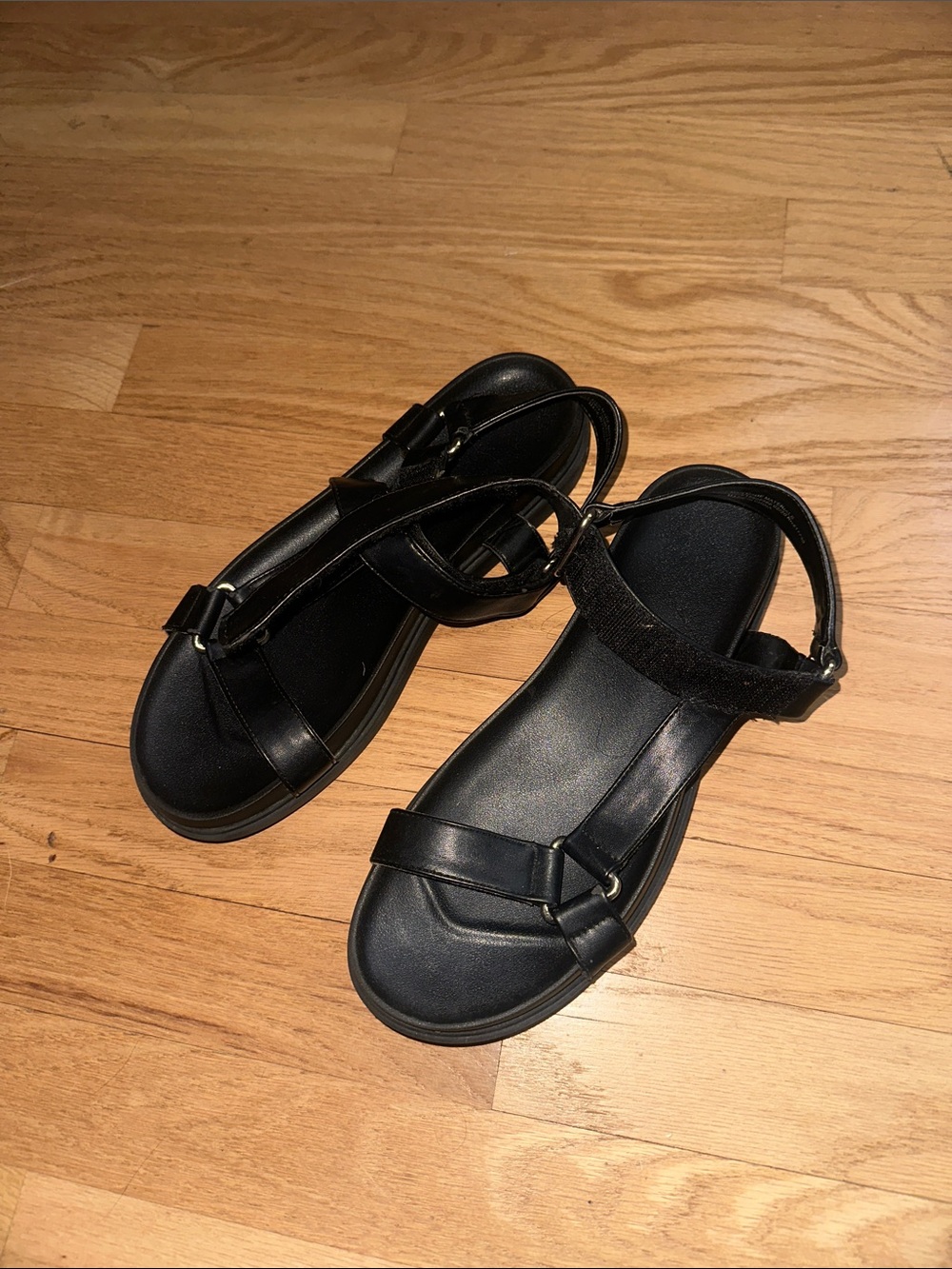 CHUNKY SANDALS